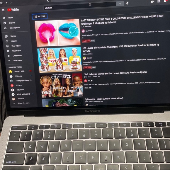 Apple MacBook Pro MLL42LL/A dual-core Intel Core i5, 256GB